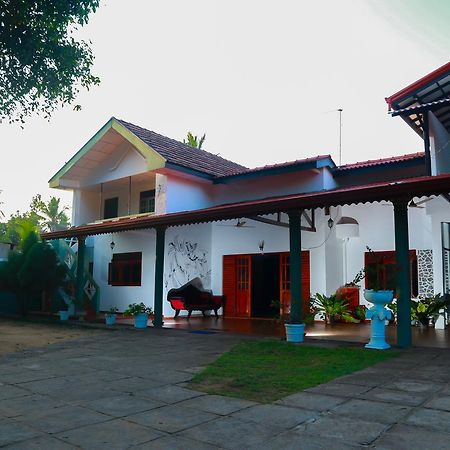 Anila Beach Inn Tangalle Exterior photo